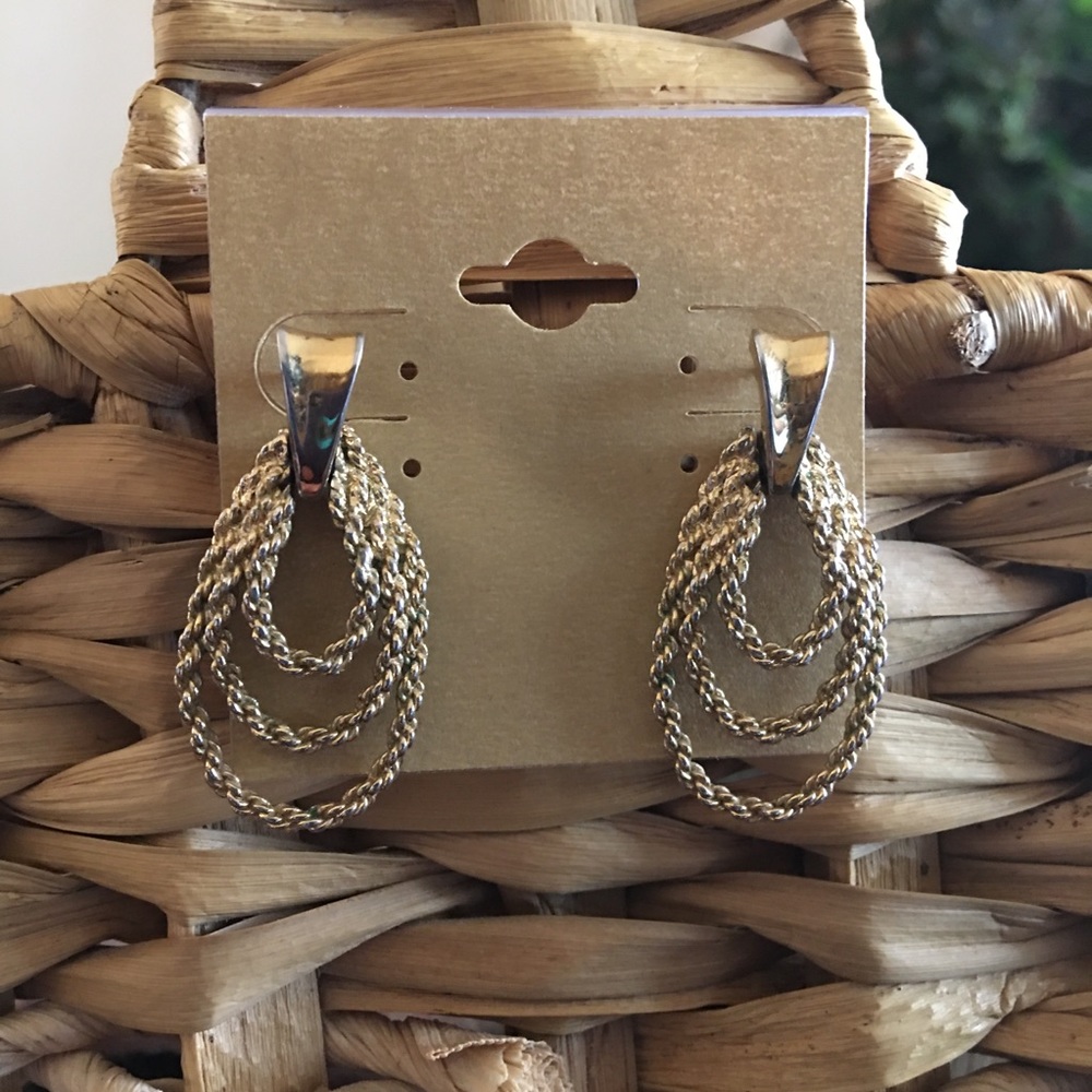 Vintage gold tone rope design pierced earrings